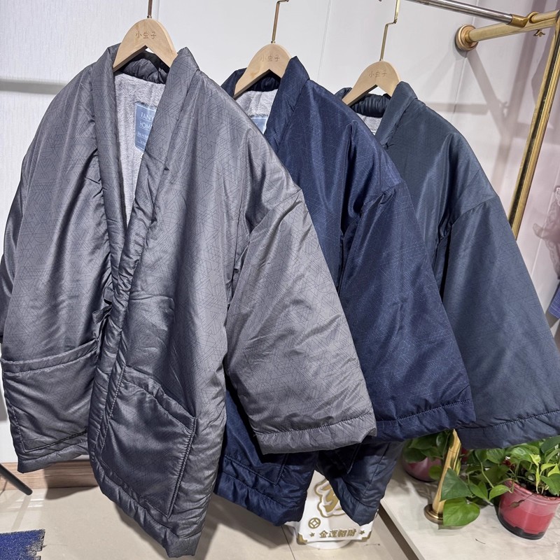 Traditional Winter Japanese Clothing - เสื้อฮาเท็นแบบดั้งเดิมของญี่ปุ่นสำหรับผู้ชาย - ชุดกิโมโนผ้าฟลีซเนื้อหนาพร้อมลวดลายพื้นเมือง ชุดลำลองผูกเชือกด้านหน้าสำหรับฤดูหนาว